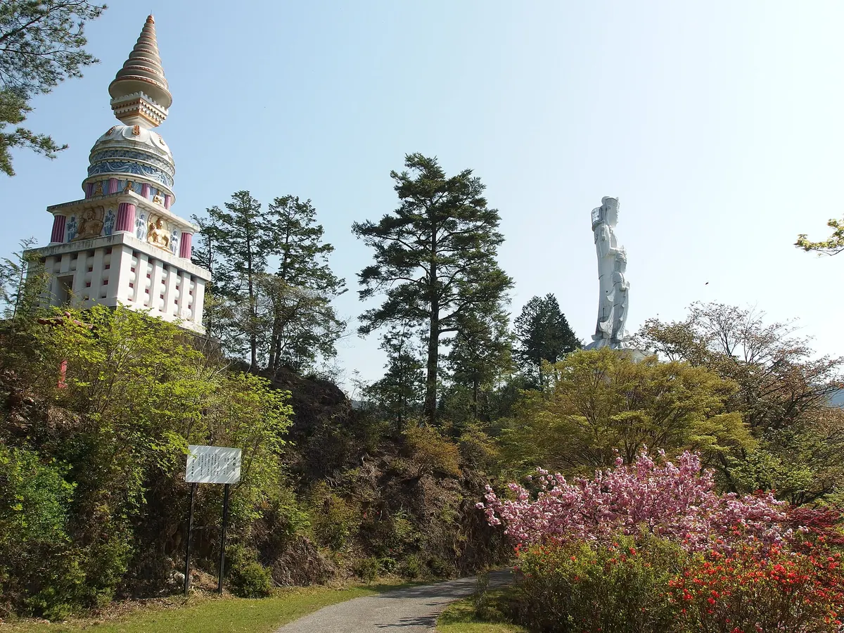 Hakūnsan Torii Kannon Temple
