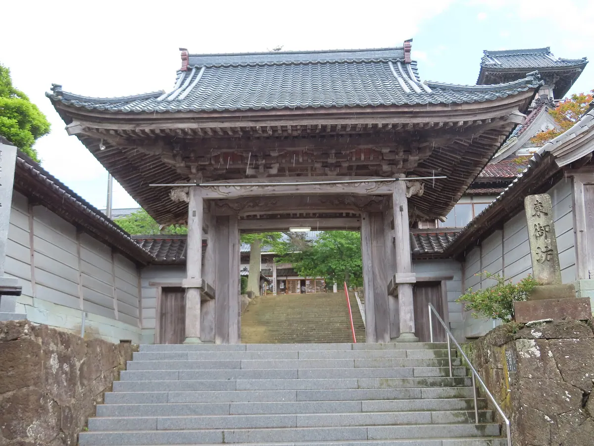 Shinshū ōtani-ha yoshizaki betsu-in Temple