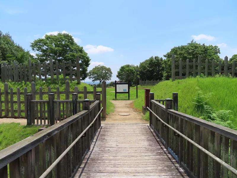 Kanatsurube Castle