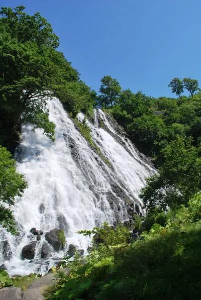 Oshinkoshin Falls