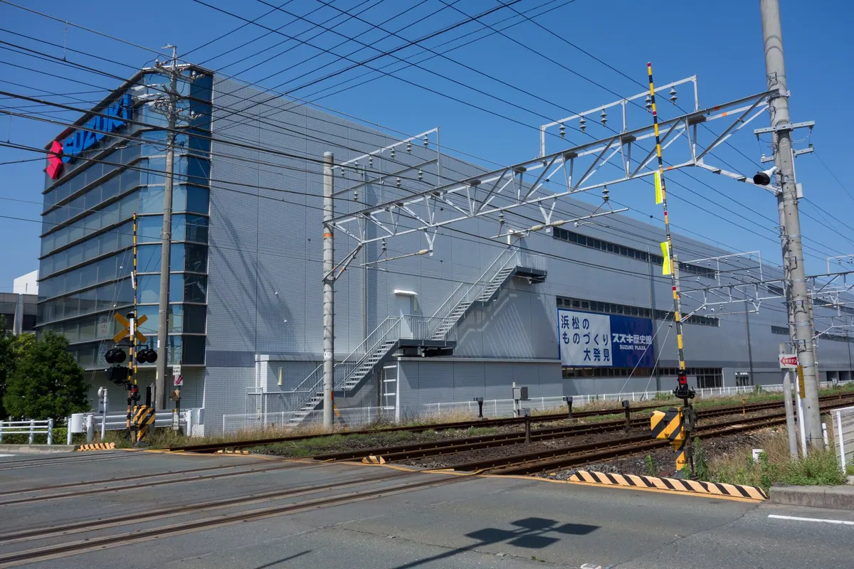 Suzuki Plaza