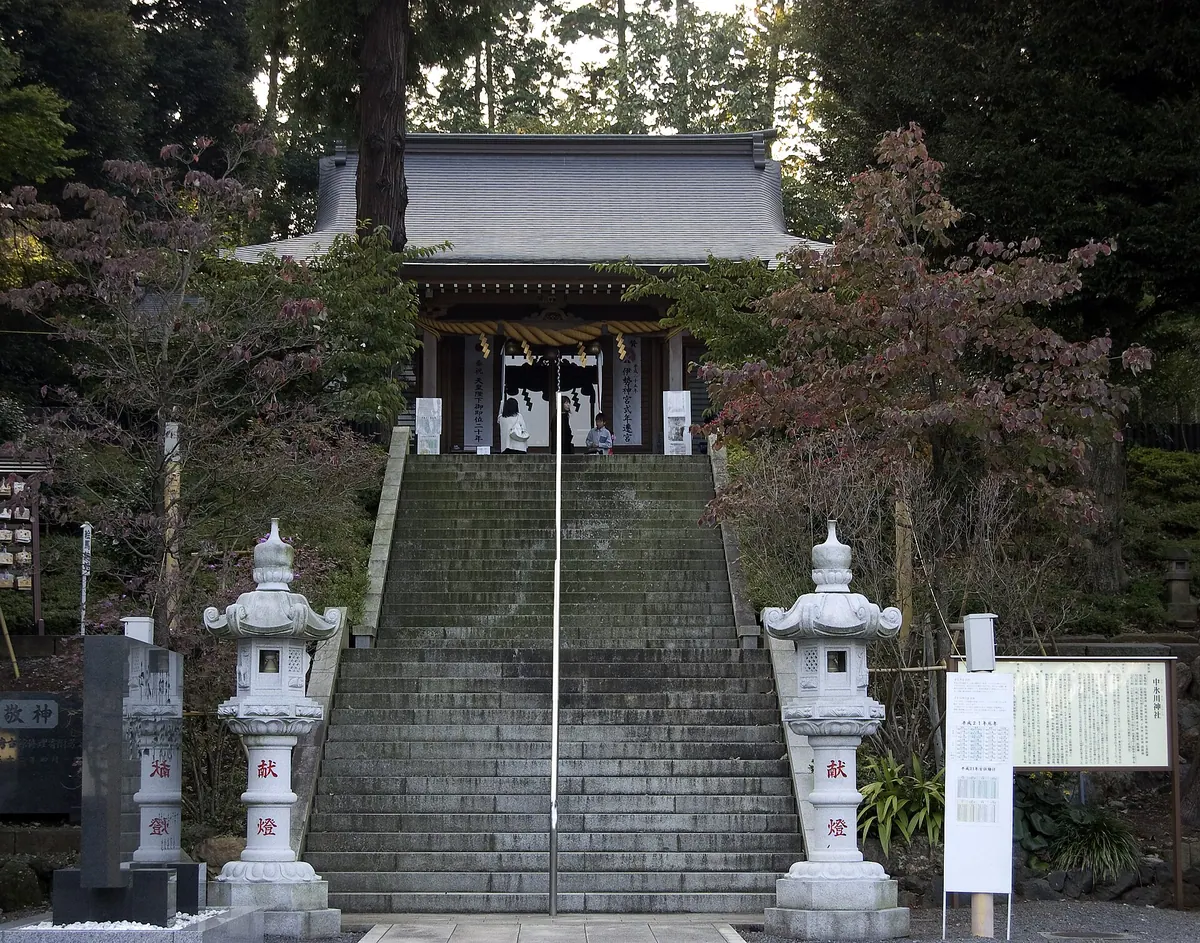 Naka-Hikawa Shrine