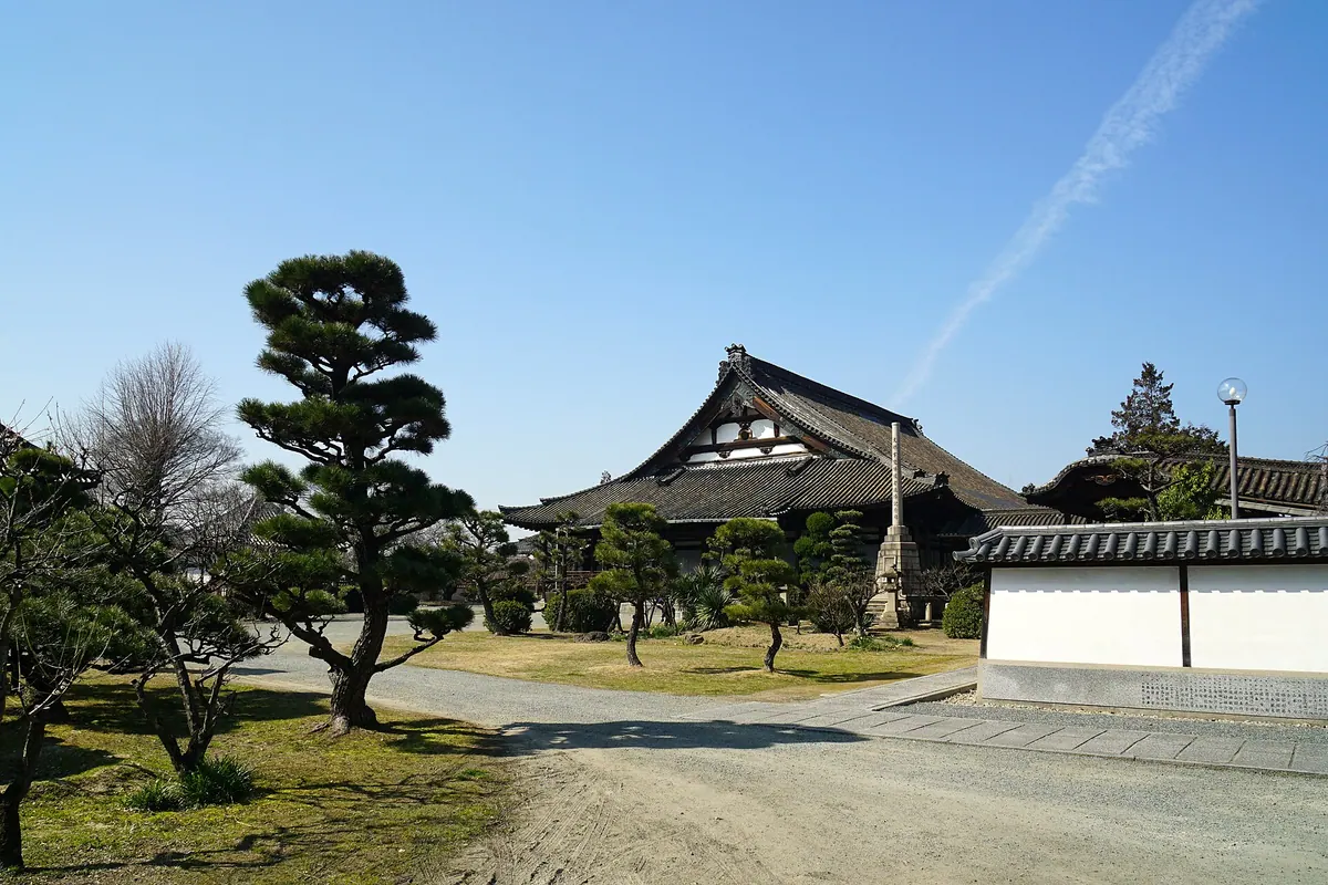Kameyama Hontoku-ji Temple