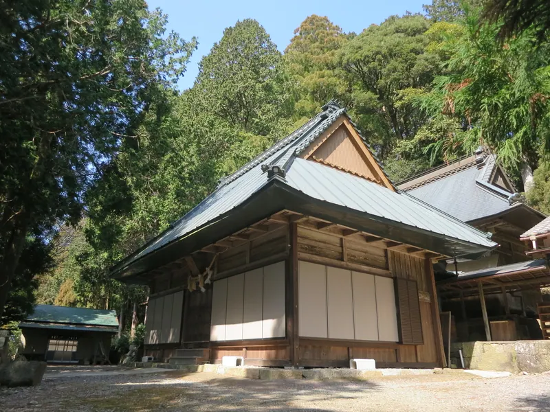 Yatsurugi Shrine