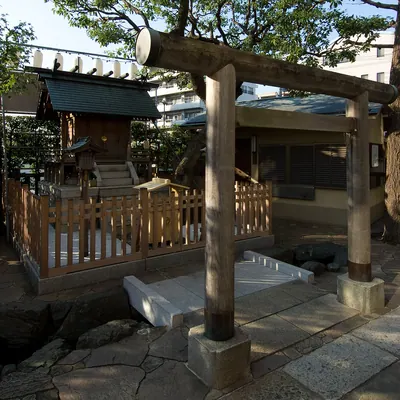 Itsukushima Shrine (Shinjuku)