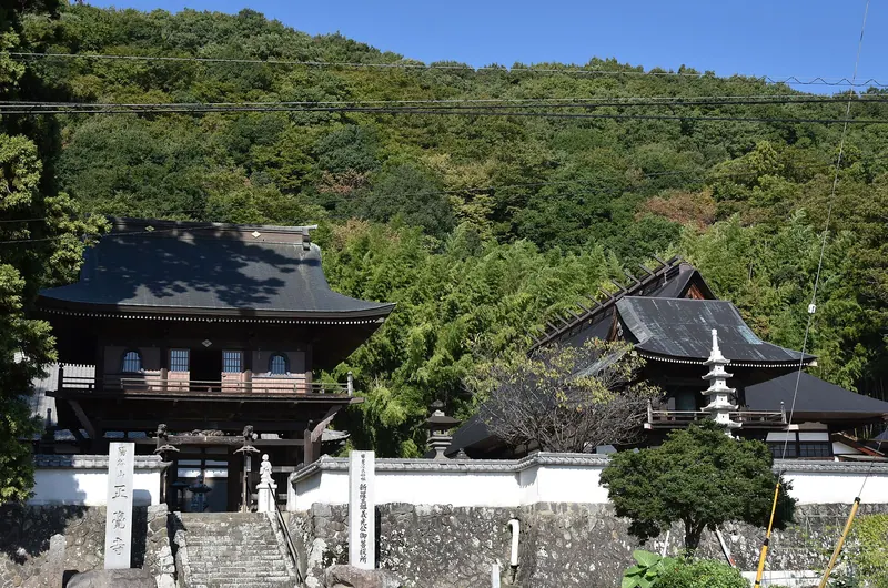 Shokaku-ji Temple (Sutama-cho, Hokuto)