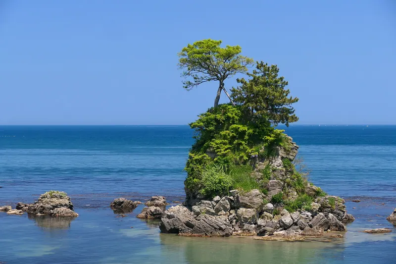 Onna-iwa