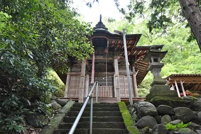 Uge Shrine