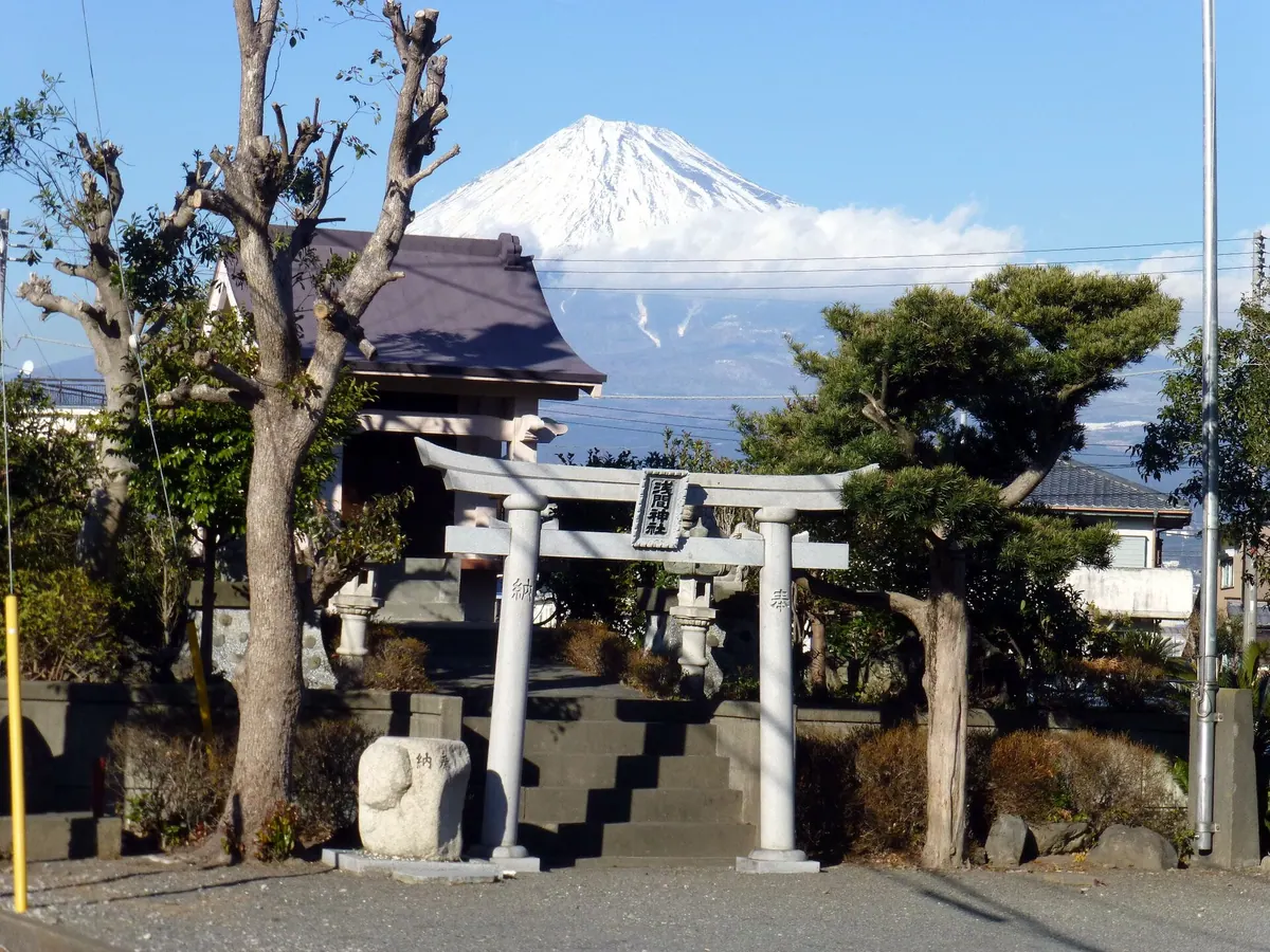Kawanarijima Sengen Shrine