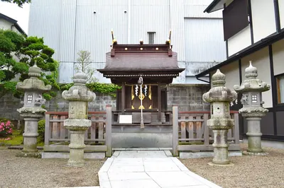 Okama Shrine