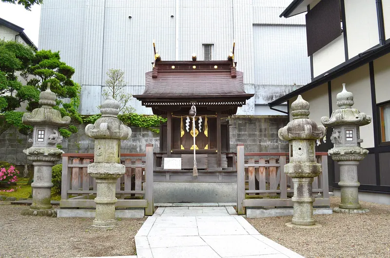 Okama Shrine