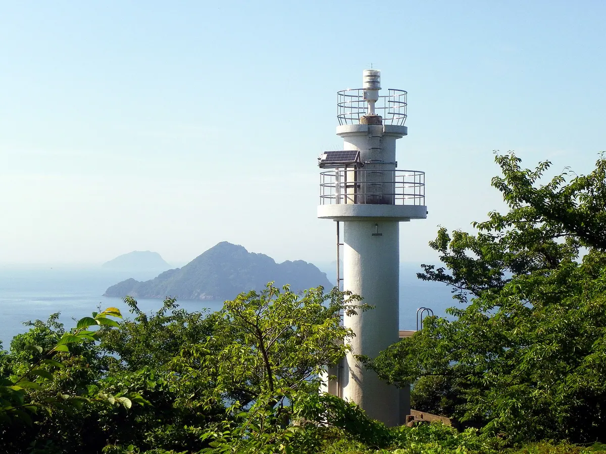 Oshimawarisaki Lighthouse
