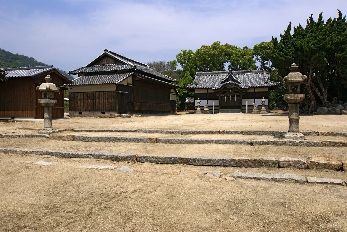 Kogarasu Shrine