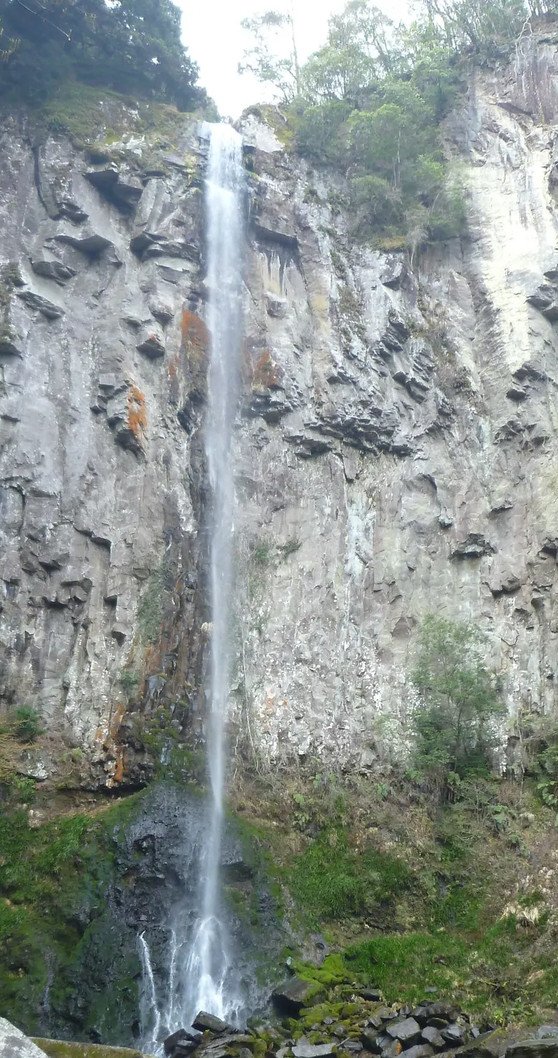 Higashishiiya Falls