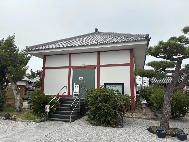 Gokuraku-ji Temple