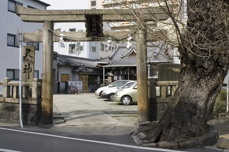 Yodogawatenjin Shrine