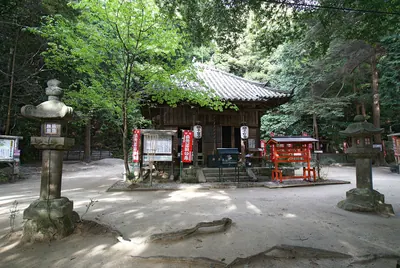 Shishikutsu-ji Temple