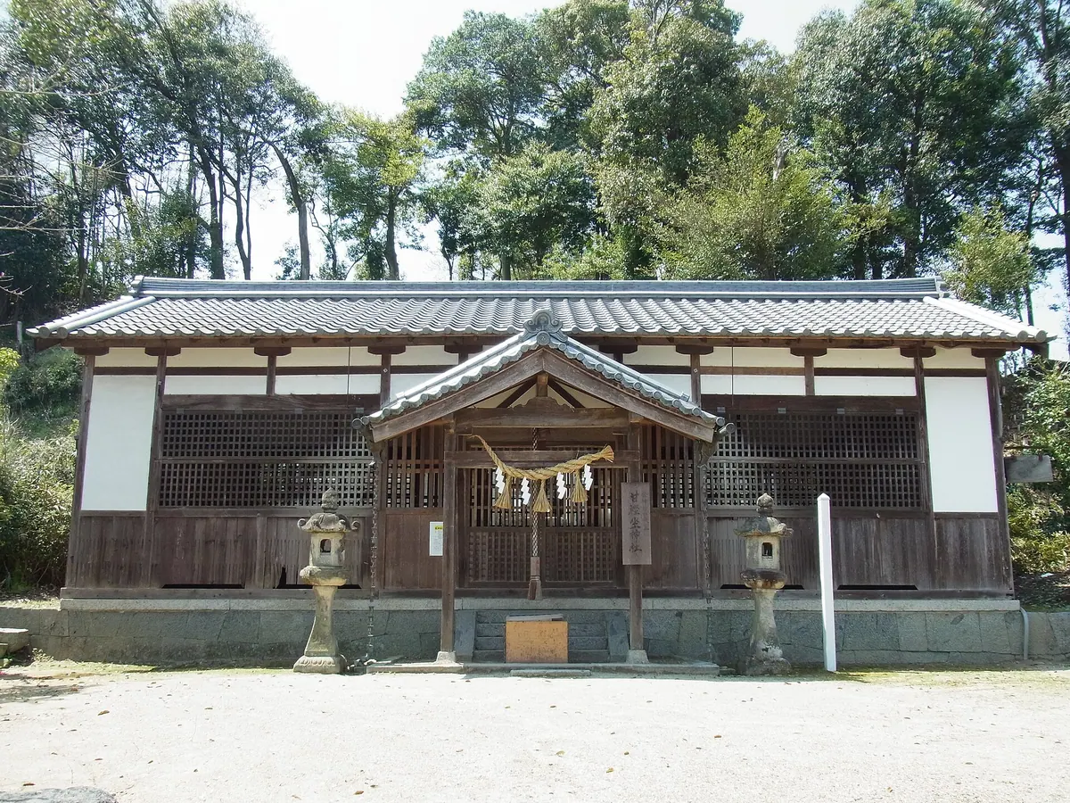 Amakashi-ni-imasu Shrine