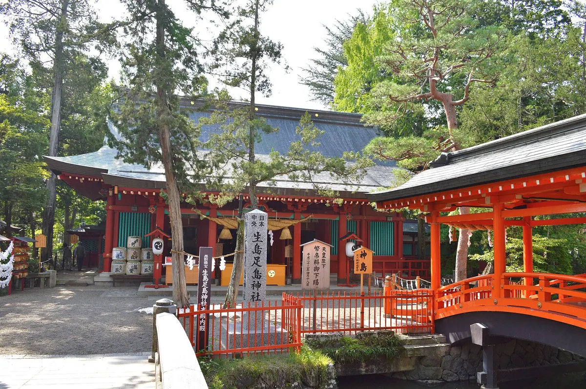 Ikushima Tarushima Shrine