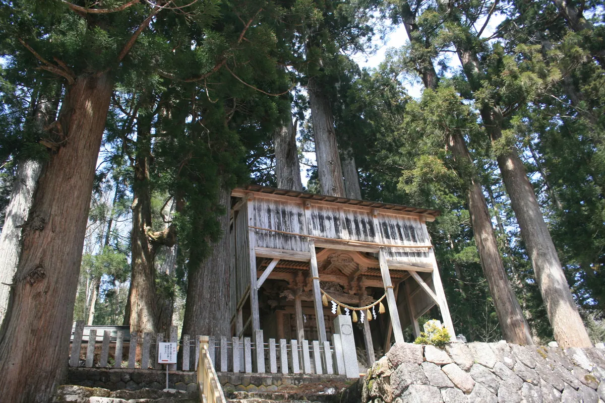 Hakusan Chūkyo Shrine