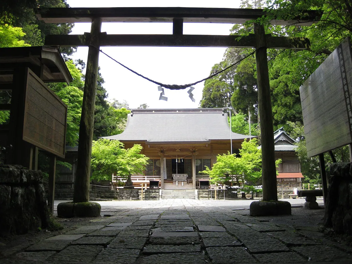 Shiratori Shrine