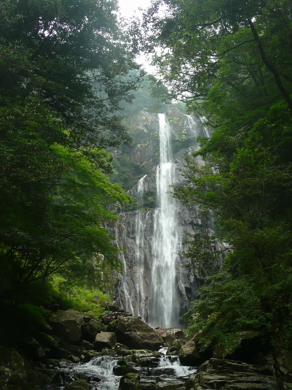 Yatogi Falls