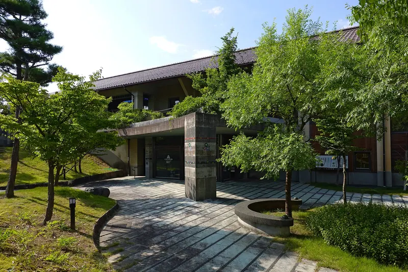 Kutaniyaki Art Museum