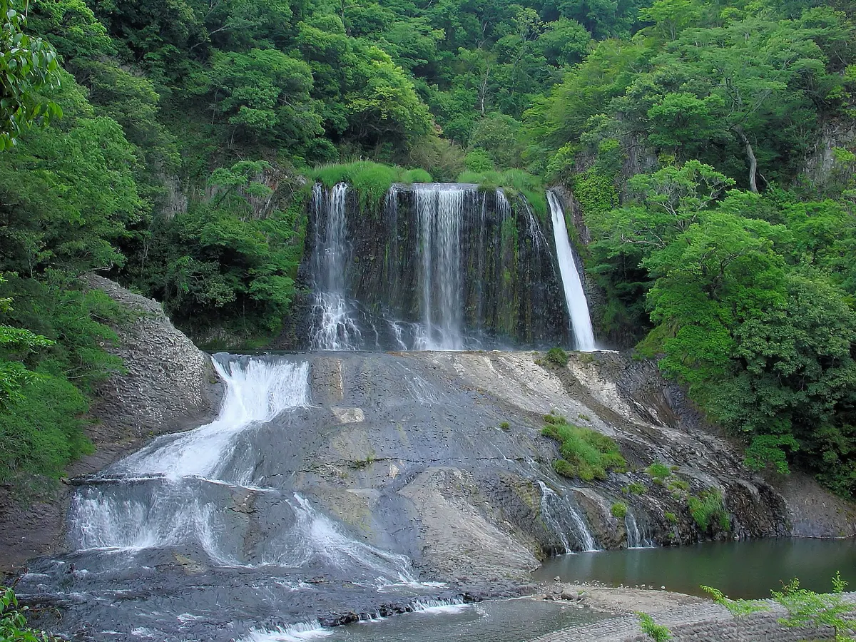 Ryūmon Falls