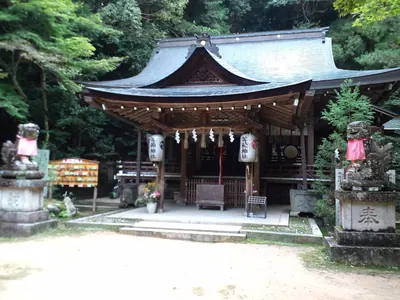 Tomi Shrine