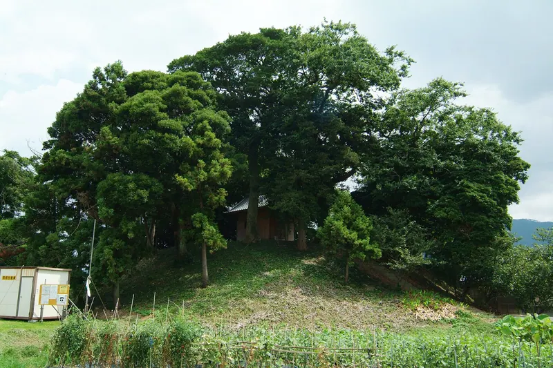Tsukiyama Kofun (Itoshima)