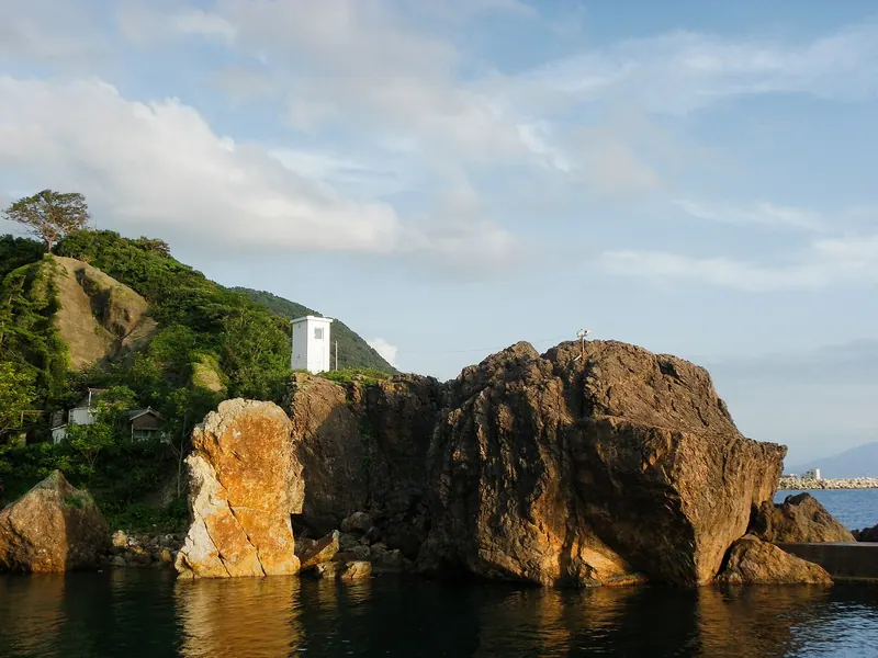 Echizen Shirahama Port Takasa No. 4 Breakwater Beacon