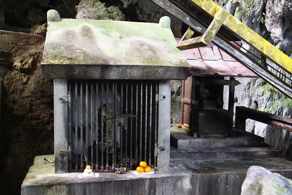 Kin-gū Shrine