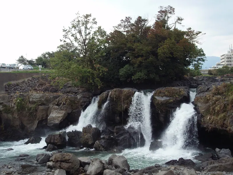Ayutsubo Falls