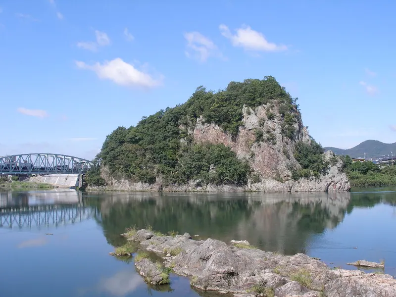 Unuma Castle