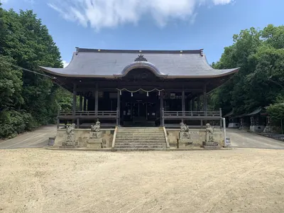 Kabuto-hachiman Shrine