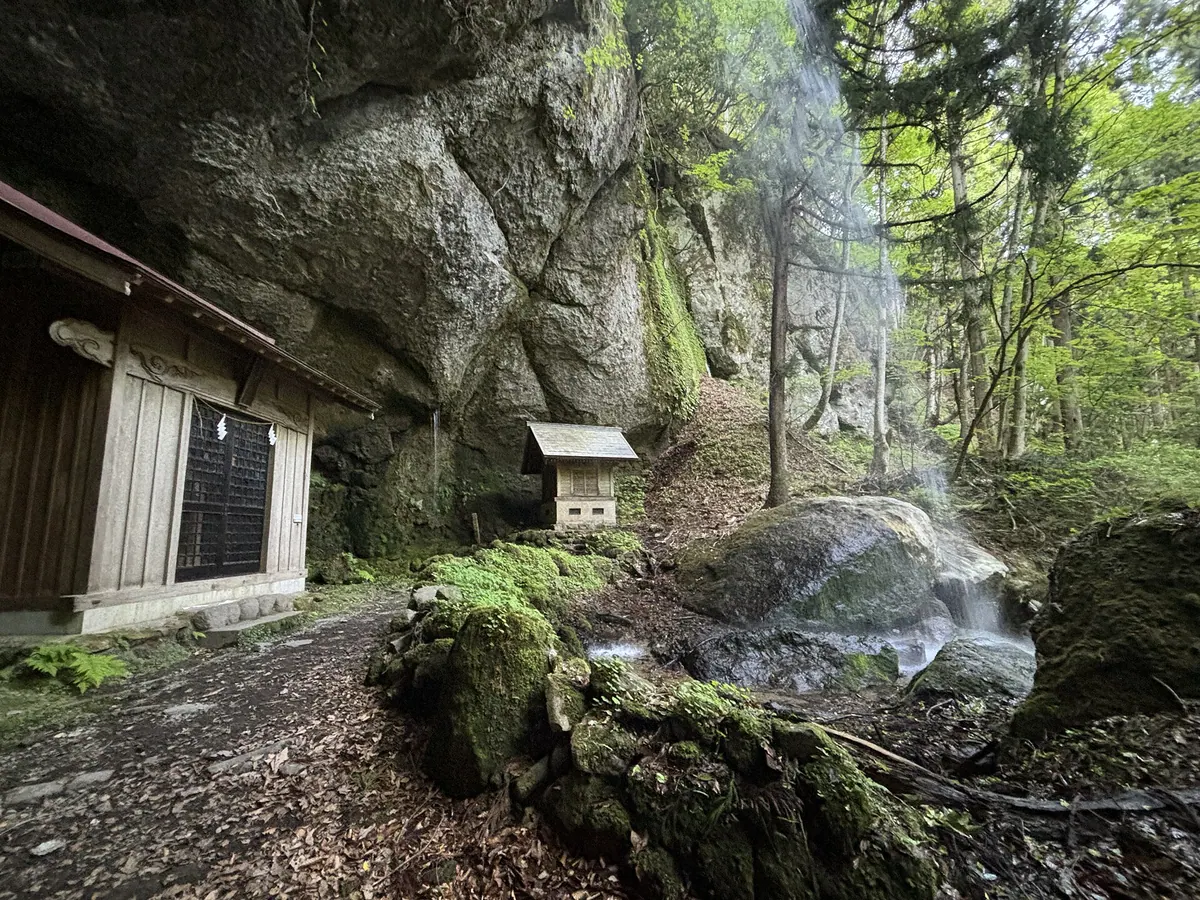 Yoshitaki Shrine