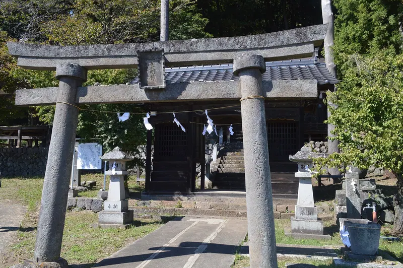 Suwa Shrine (Hokuto Sutama Wakamiko)