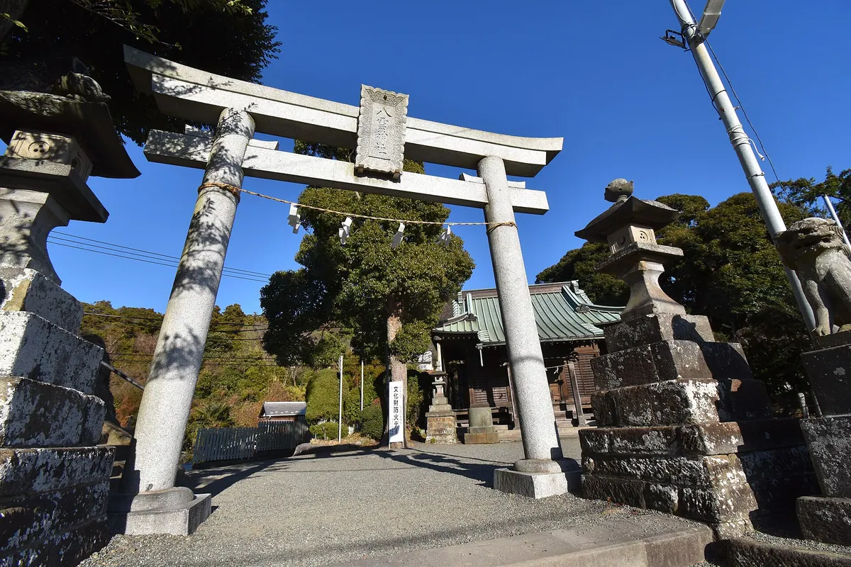 Yakumo Shrine (kamakurashiyamanonai)