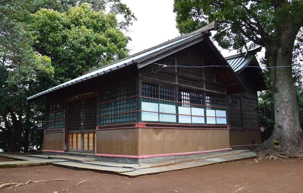 Tsurugitachi Iwato Kowake No Mikoto Shrine