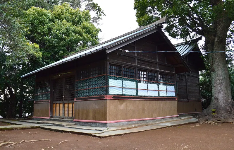 Tsurugitachi Iwato Kowake No Mikoto Shrine