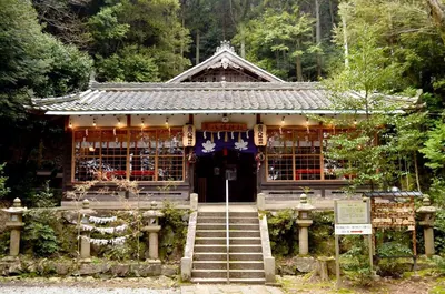 Yoshikawa-hachiman Shrine