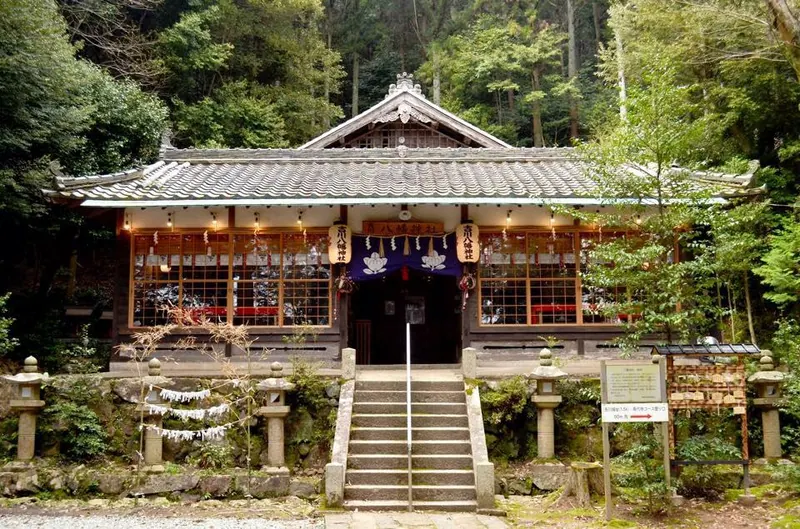 Yoshikawa-hachiman Shrine
