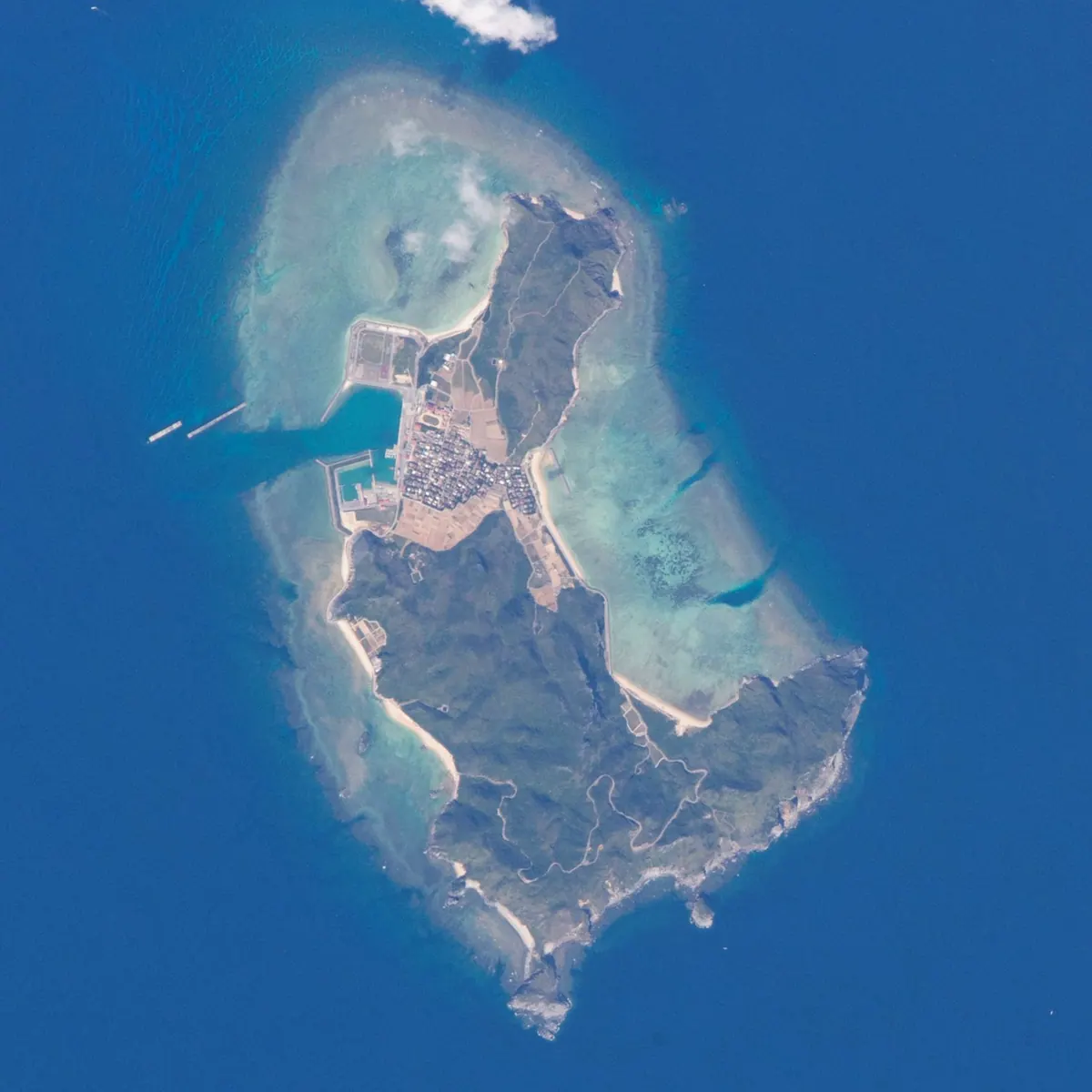 Tonaki Island