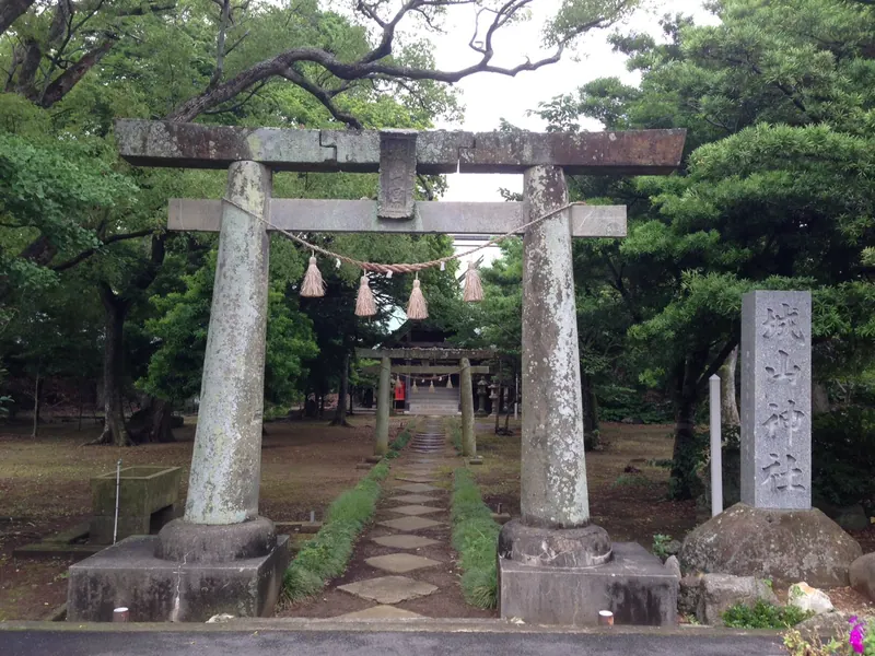 Shiroyama Shrine (Goto)