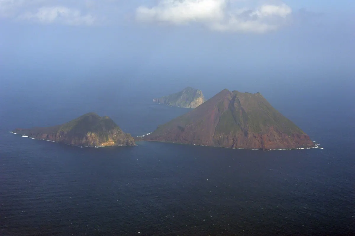 Yokoate-jima