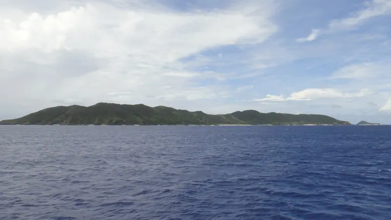 Mae Island