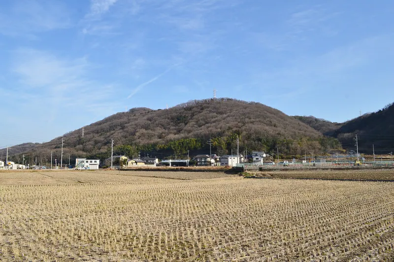 Ōmeguri-Komeguri Mountain Castle