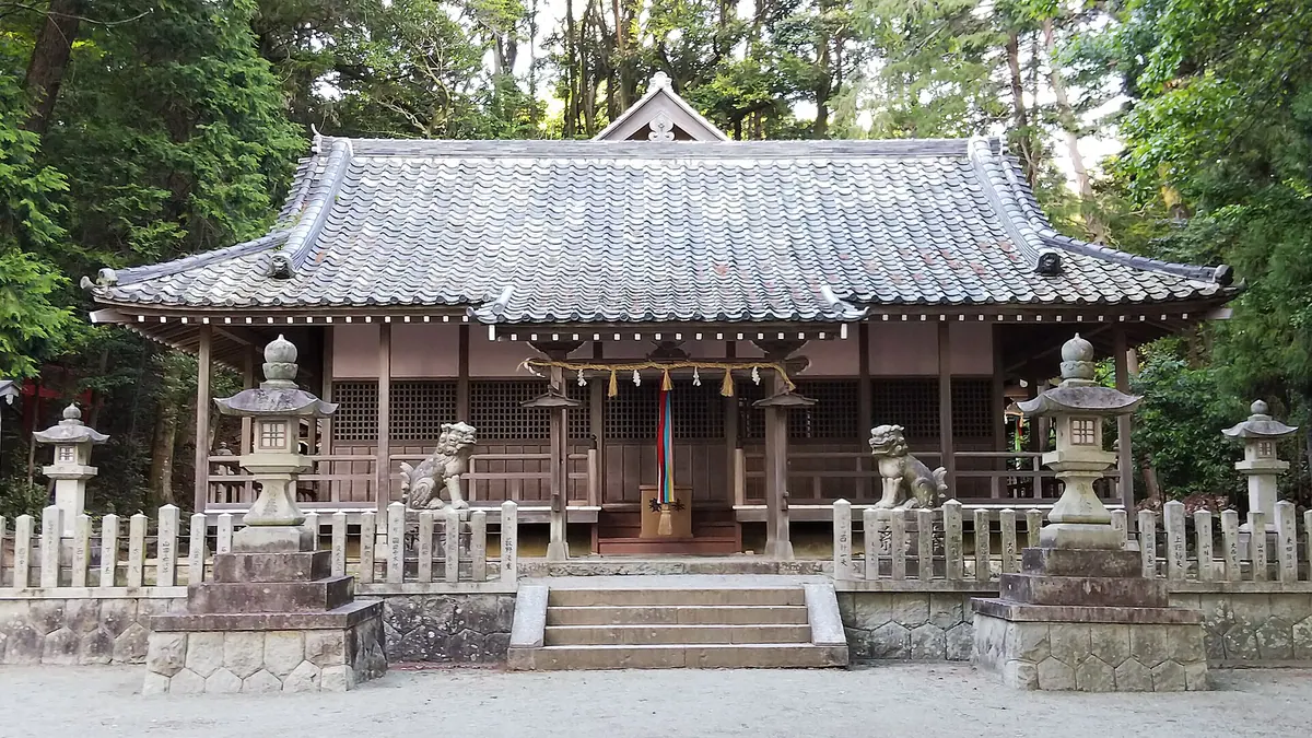 Tada Shrine (Tabuto Shrine)