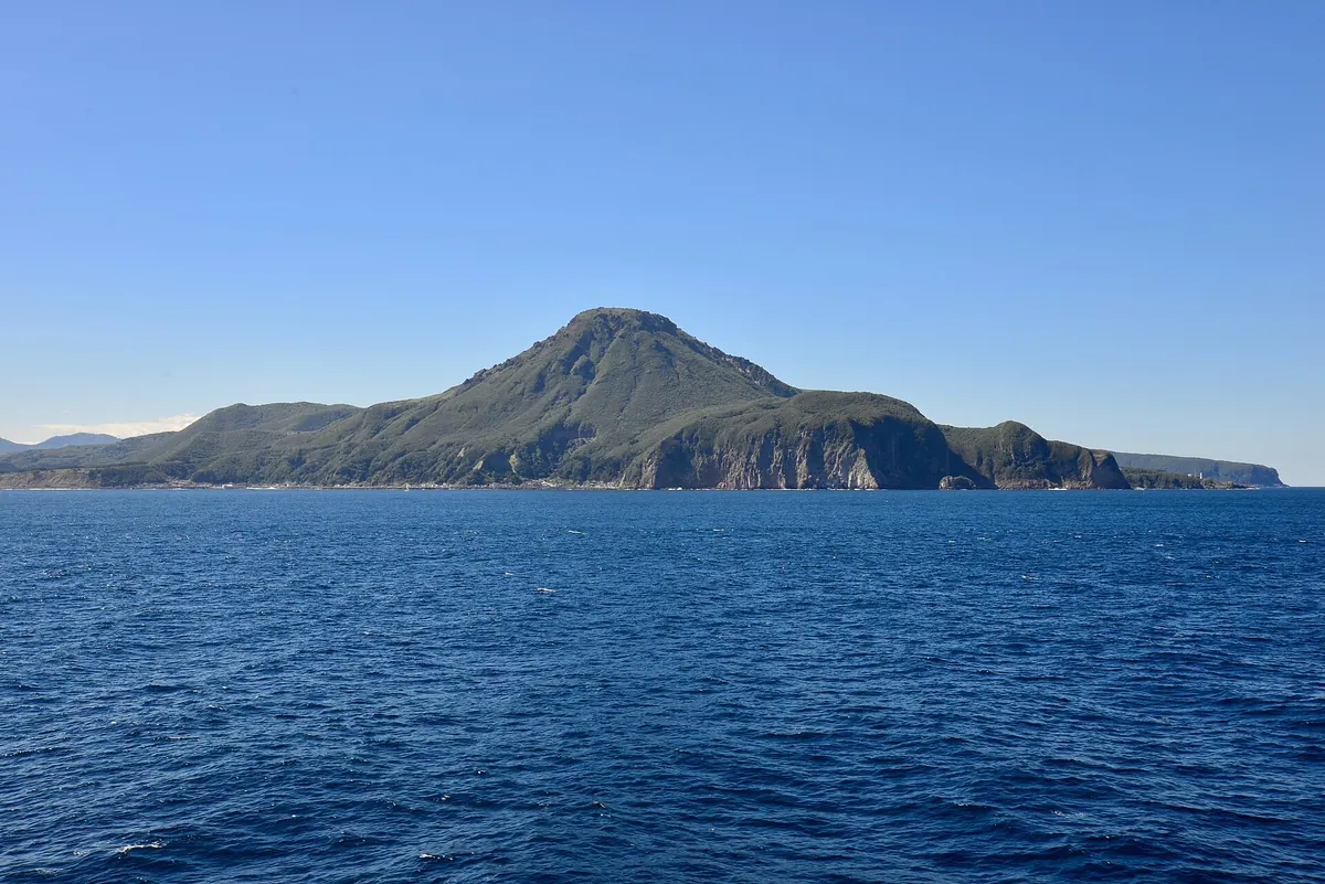 Mount E