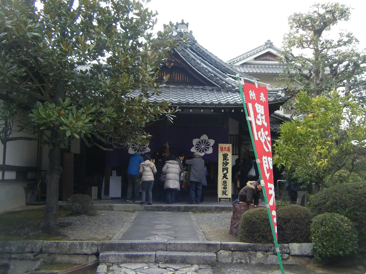 Hiden-in Temple